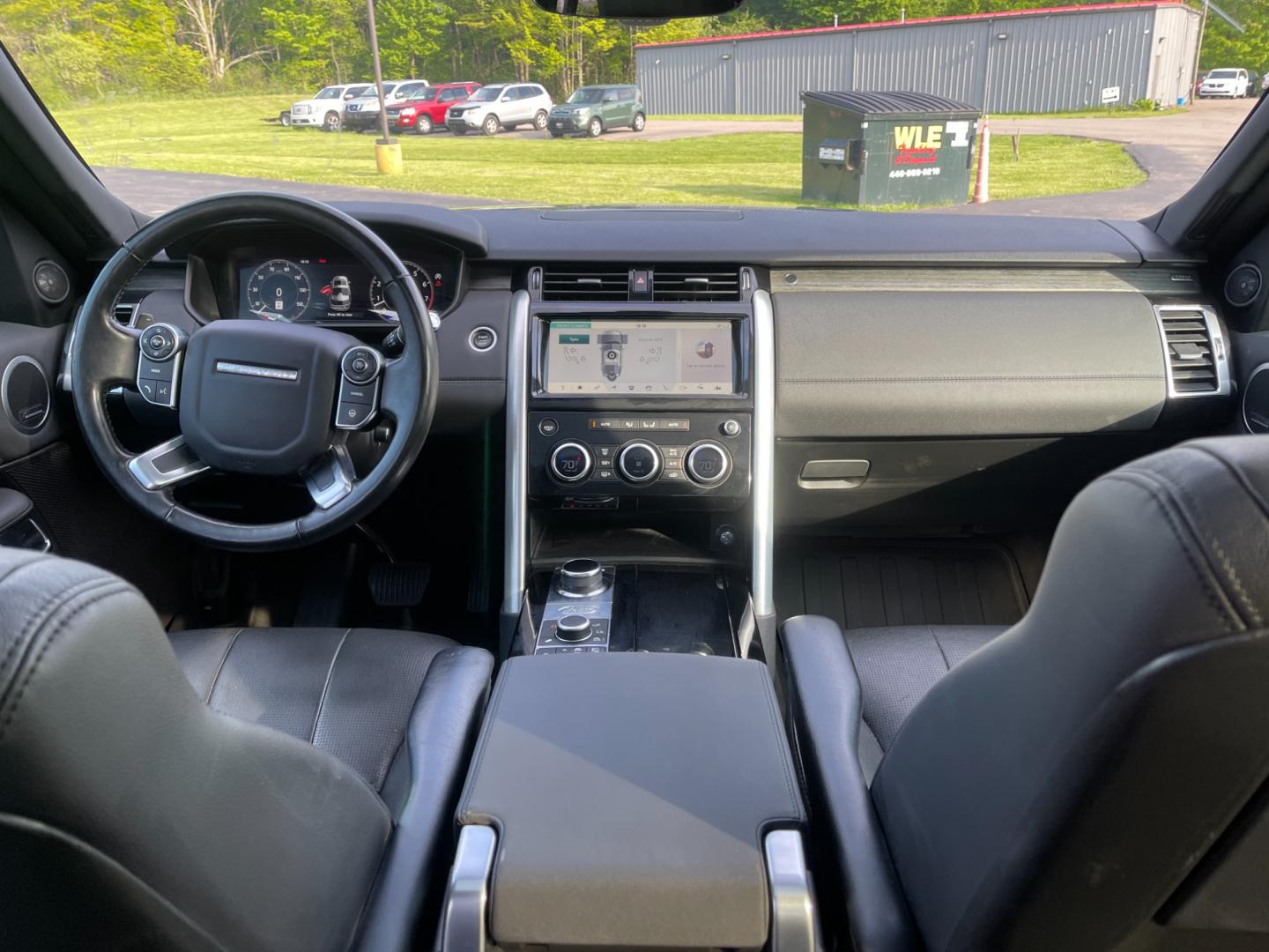 2018 Blue /Black Land Rover Discovery HSE (SALRR2RV5JA) with an 3.0L V6 DOHC 24V Supercharged engine, 8A transmission, located at 11115 Chardon Rd. , Chardon, OH, 44024, (440) 214-9705, 41.580246, -81.241943 - This 2018 Land Rover Discovery HSE is a luxurious and capable SUV that offers a blend of comfort, technology, and off-road prowess. With its 3.0L supercharged V6 engine, it produces 340 horsepower and is paired with an 8-speed automatic transmission. The interior features premium leather upholstery, - Photo#47